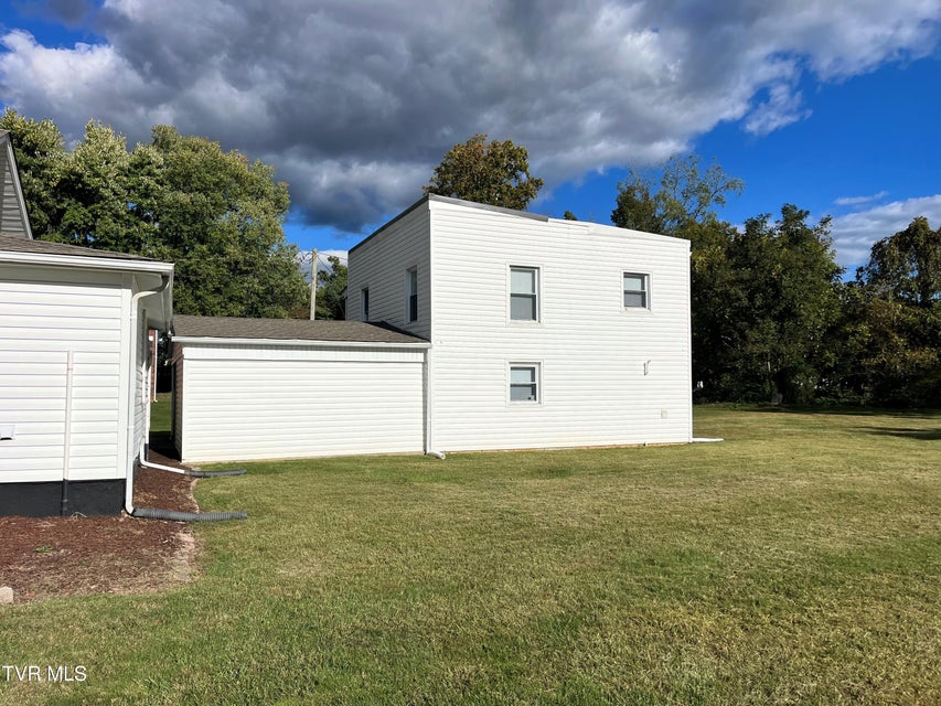 Photo #10: 1116 Highway 91 