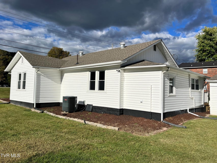 Photo #5: 1116 Highway 91 