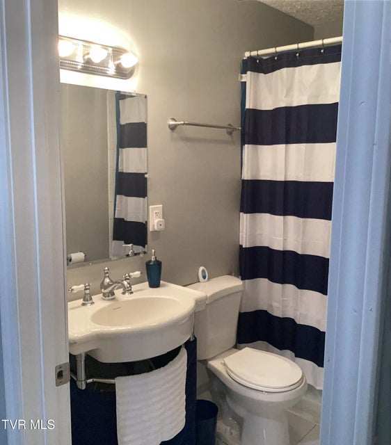 Photo #18: 616 Old Airport Road