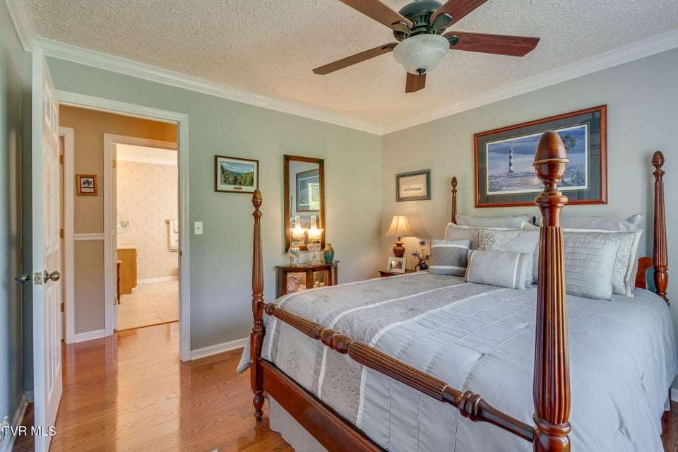 Photo #17: 120 Lemay Drive