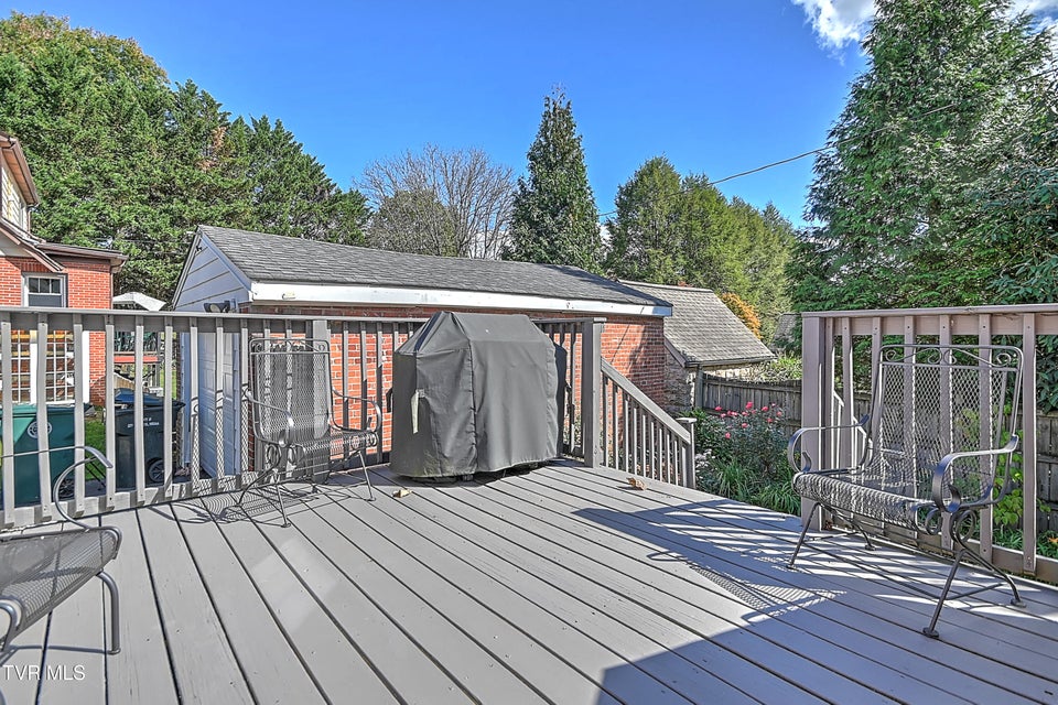 Photo #12: 724 Lawrence Avenue