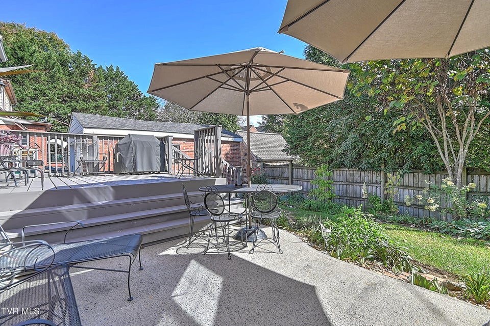 Photo #14: 724 Lawrence Avenue