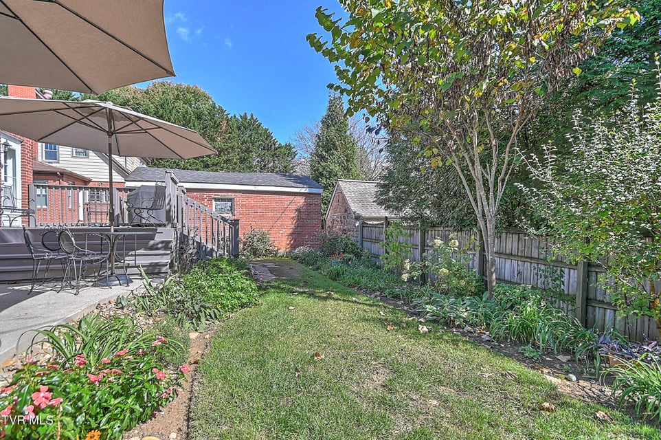 Photo #17: 724 Lawrence Avenue