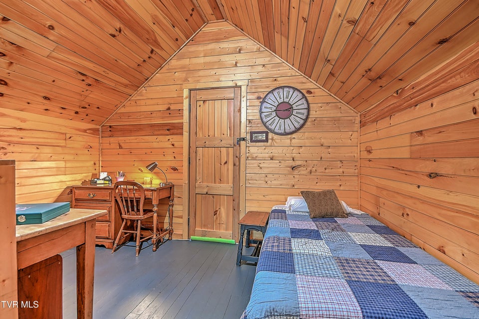 Photo #40: 724 Lawrence Avenue