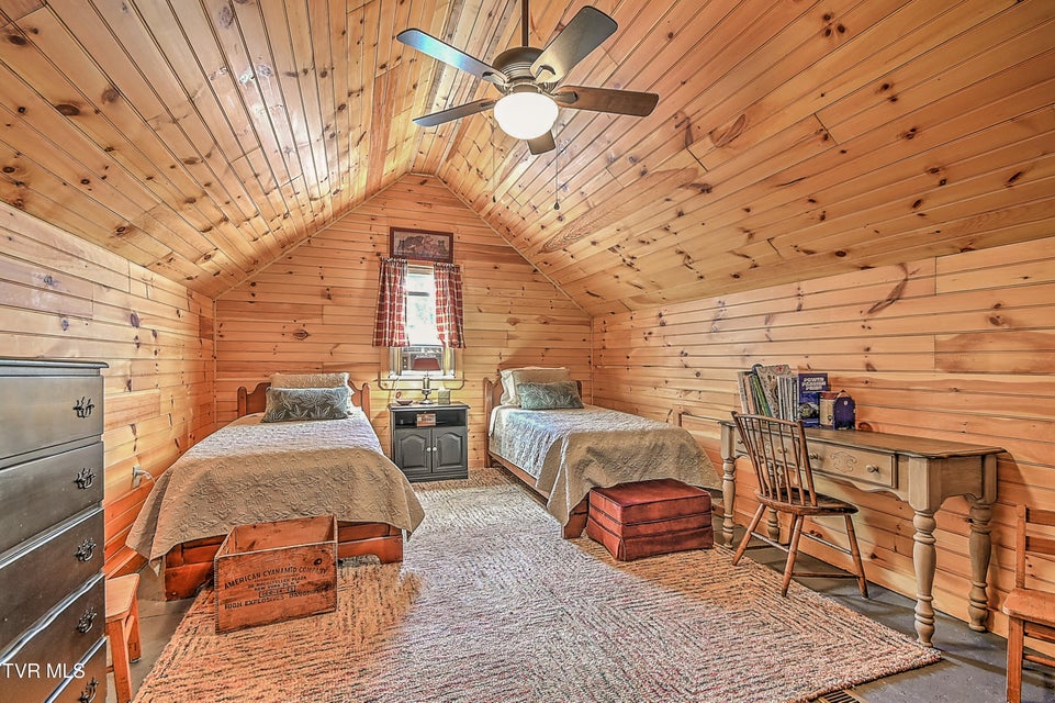 Photo #43: 724 Lawrence Avenue