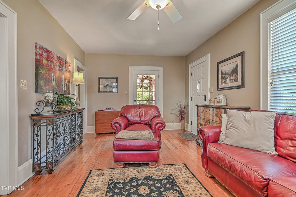 Photo #23: 724 Lawrence Avenue