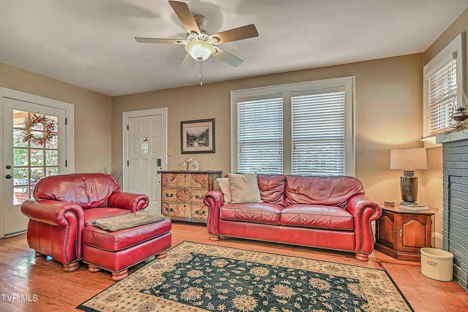 Photo #25: 724 Lawrence Avenue