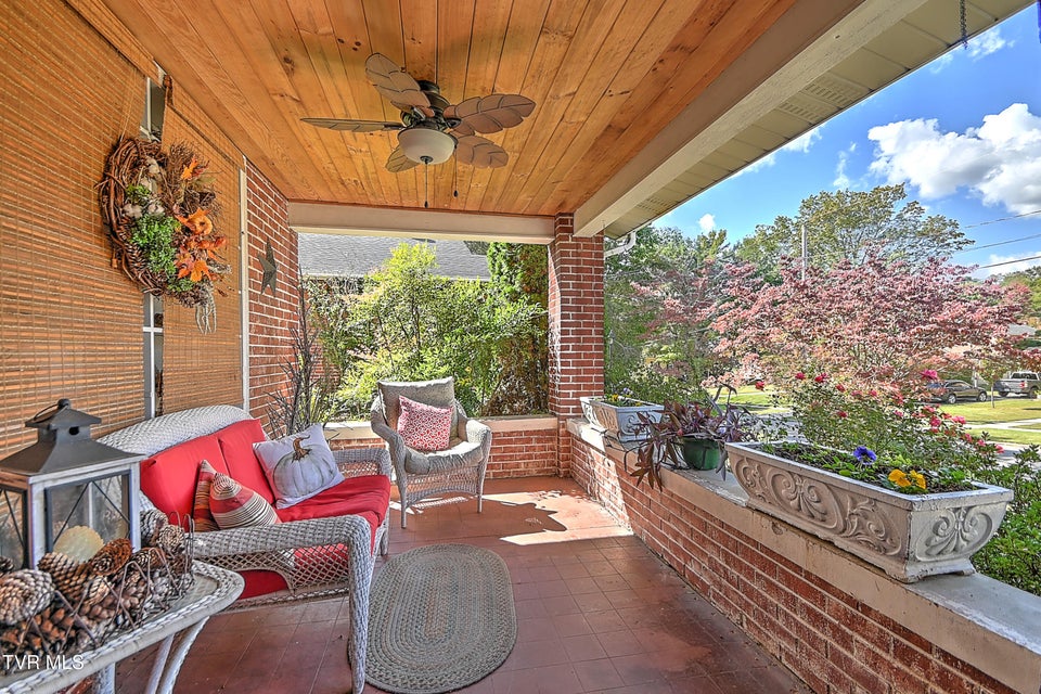 Photo #22: 724 Lawrence Avenue