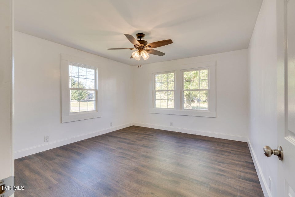 Photo #18: 292 Main Street