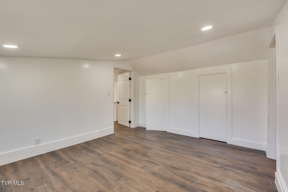 Photo #26: 292 Main Street