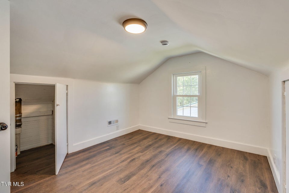 Photo #27: 292 Main Street