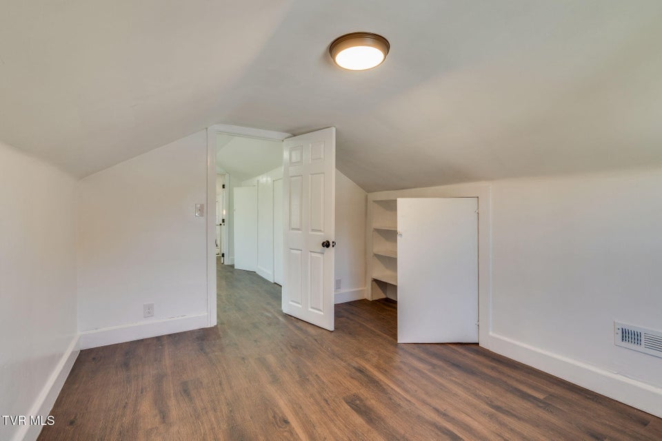 Photo #28: 292 Main Street