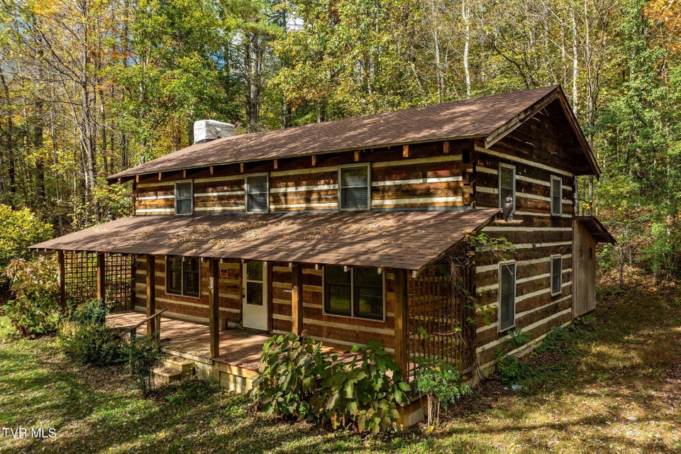 Photo #29: 400 Blant Road