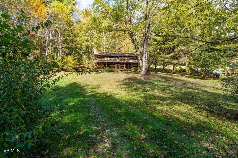 Photo #31: 400 Blant Road