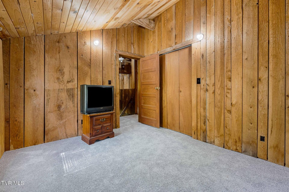 Photo #23: 400 Blant Road