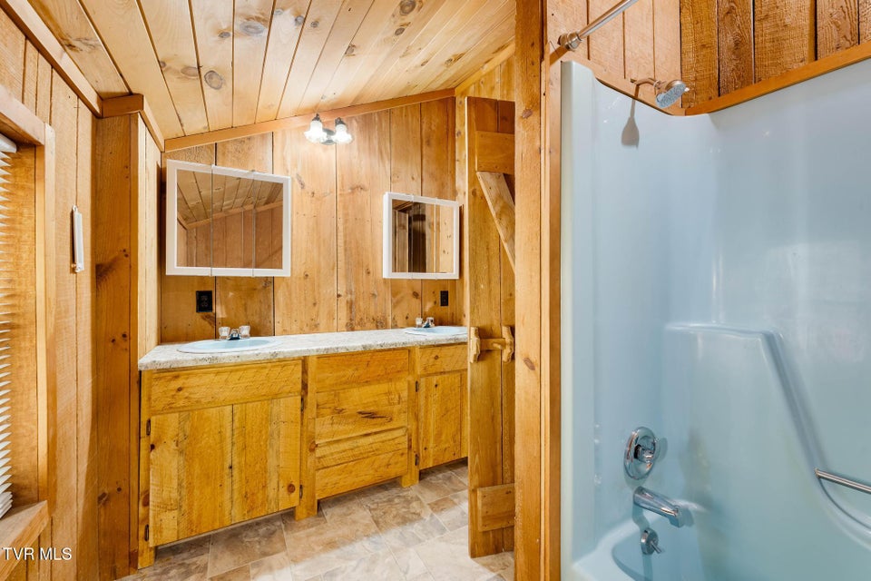 Photo #25: 400 Blant Road