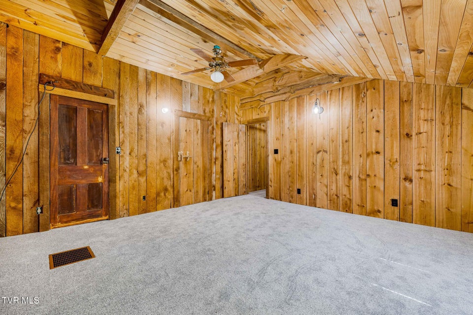 Photo #27: 400 Blant Road