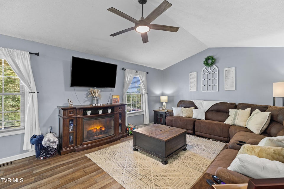 Photo #4: 185 Madeline Lane