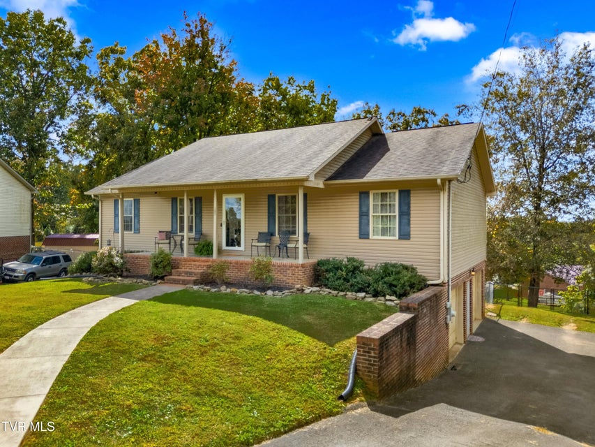 Photo #32: 185 Madeline Lane