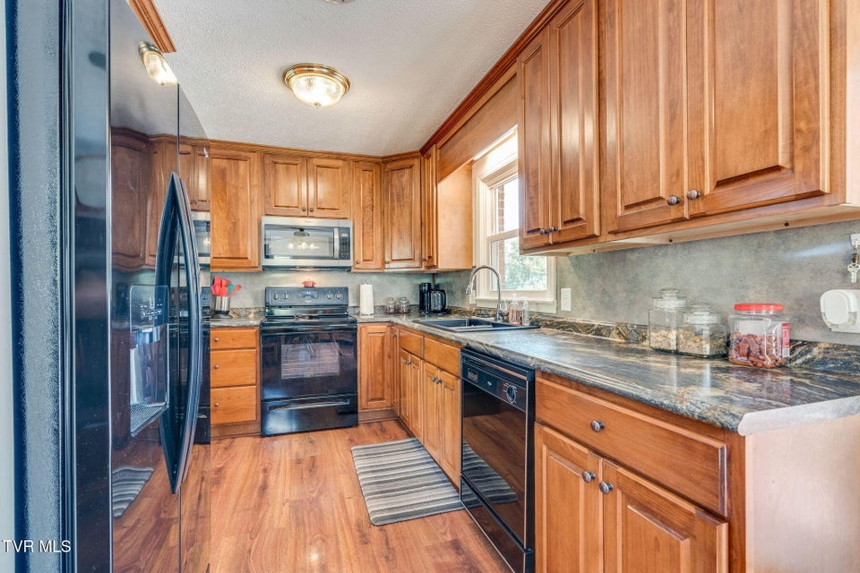 Photo #9: 2029 Louita Avenue