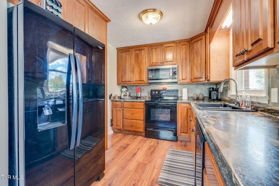 Photo #10: 2029 Louita Avenue