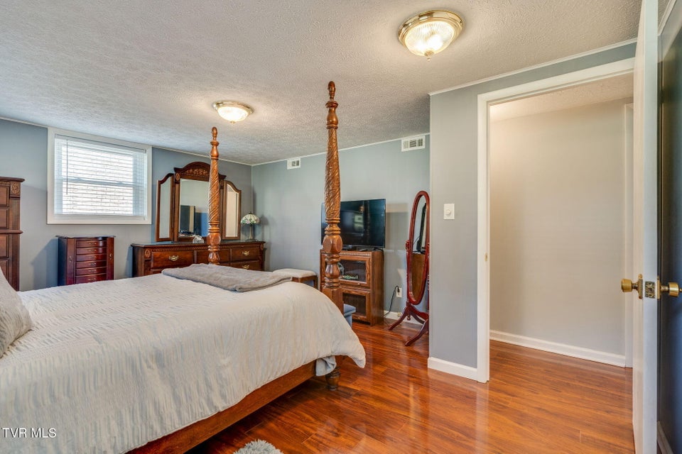 Photo #25: 2029 Louita Avenue