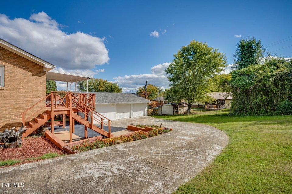 Photo #30: 2029 Louita Avenue