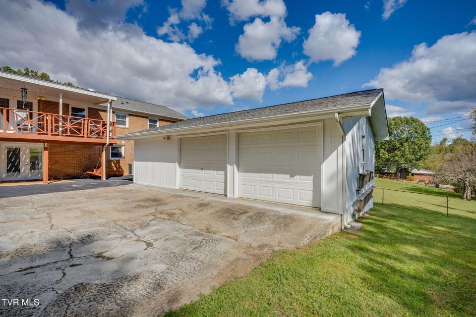 Photo #33: 2029 Louita Avenue