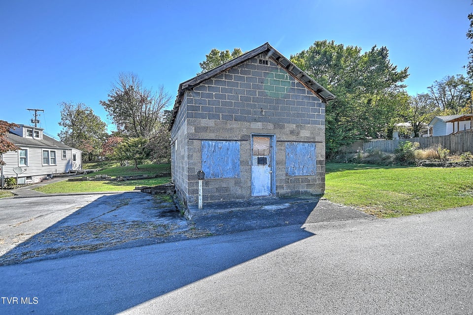 Photo #25: 1809 Autumn Lane