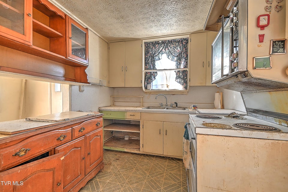 Photo #11: 1809 Autumn Lane