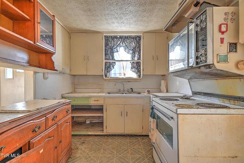 Photo #12: 1809 Autumn Lane