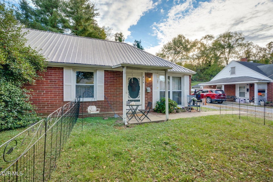 Photo #3: 414 Sequoyah Drive