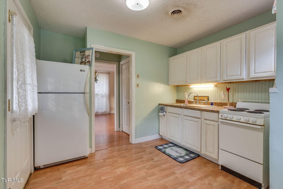 Photo #11: 414 Sequoyah Drive