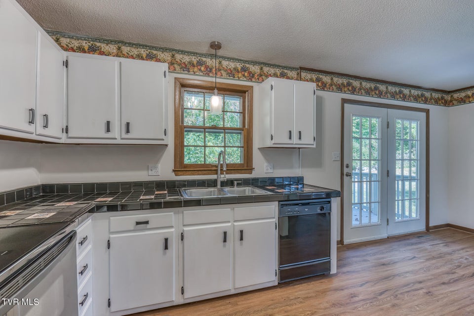 Photo #14: 145 Kami Circle