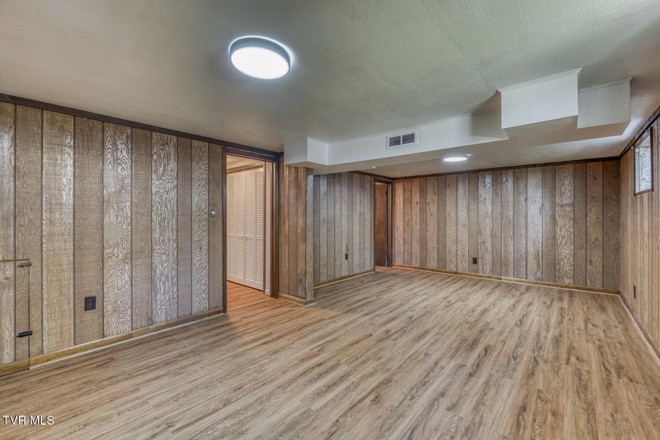 Photo #26: 145 Kami Circle