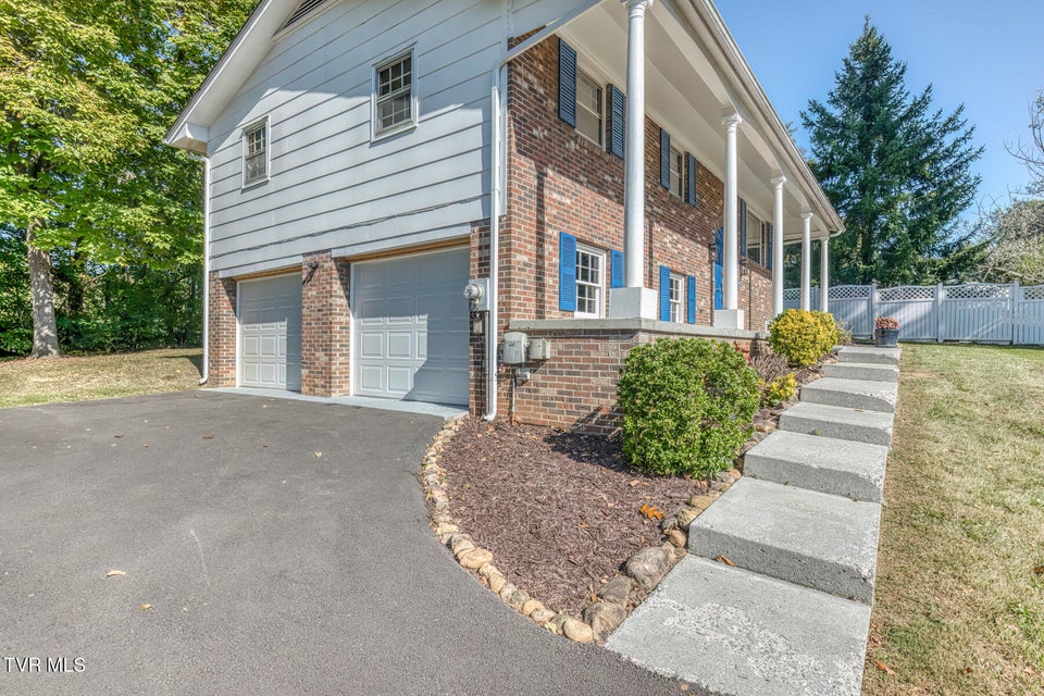 Photo #32: 145 Kami Circle