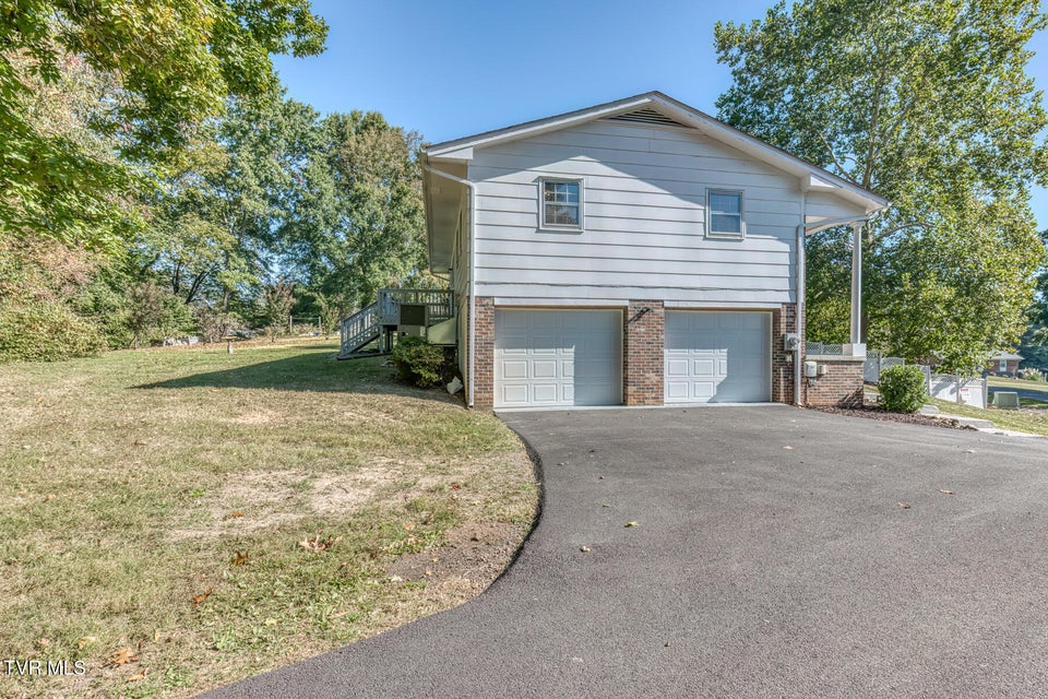 Photo #33: 145 Kami Circle