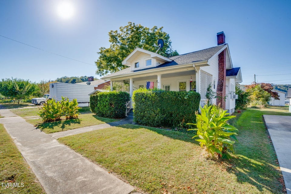 Photo #3: 219 Clinchfield Avenue