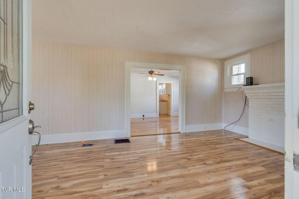 Photo #5: 219 Clinchfield Avenue