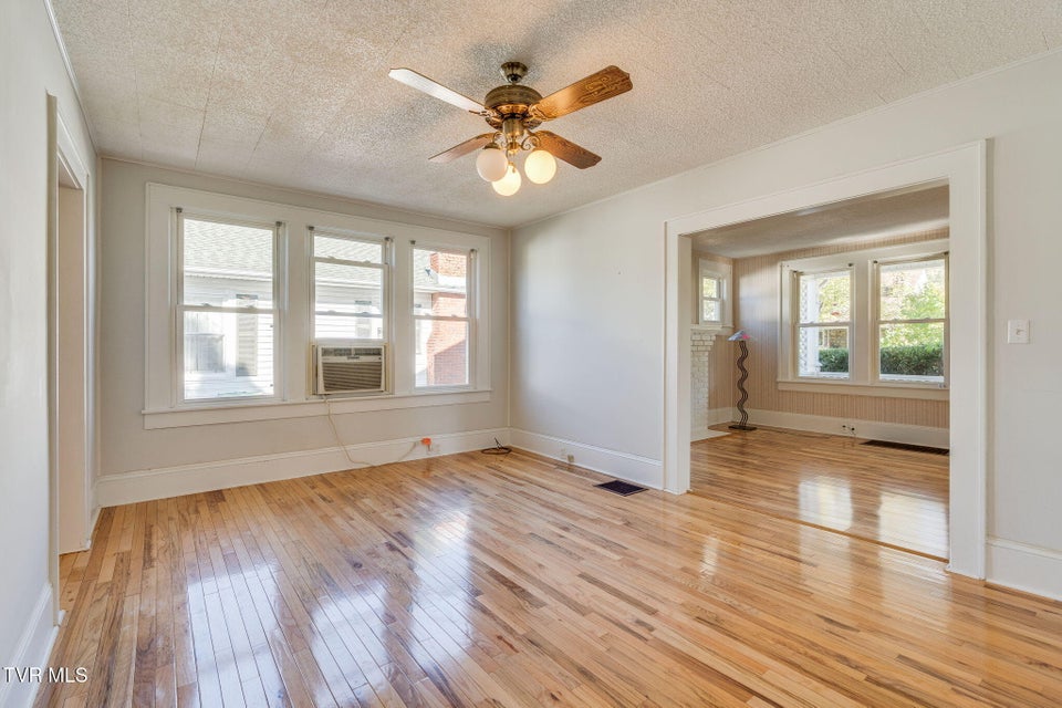 Photo #10: 219 Clinchfield Avenue