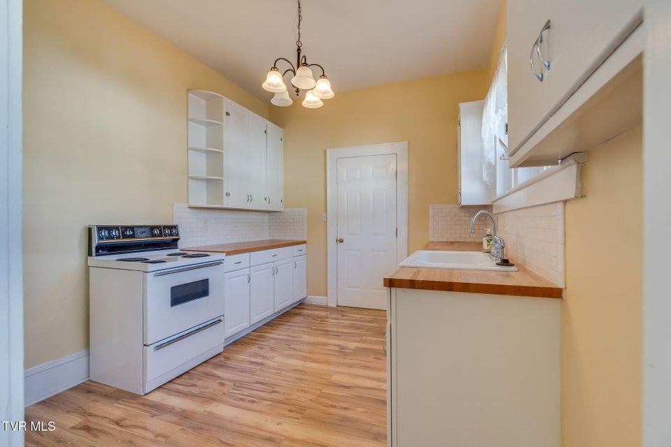 Photo #11: 219 Clinchfield Avenue