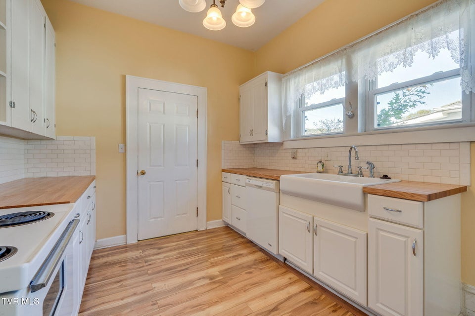 Photo #13: 219 Clinchfield Avenue