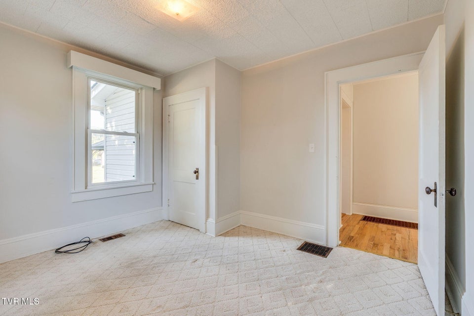 Photo #18: 219 Clinchfield Avenue