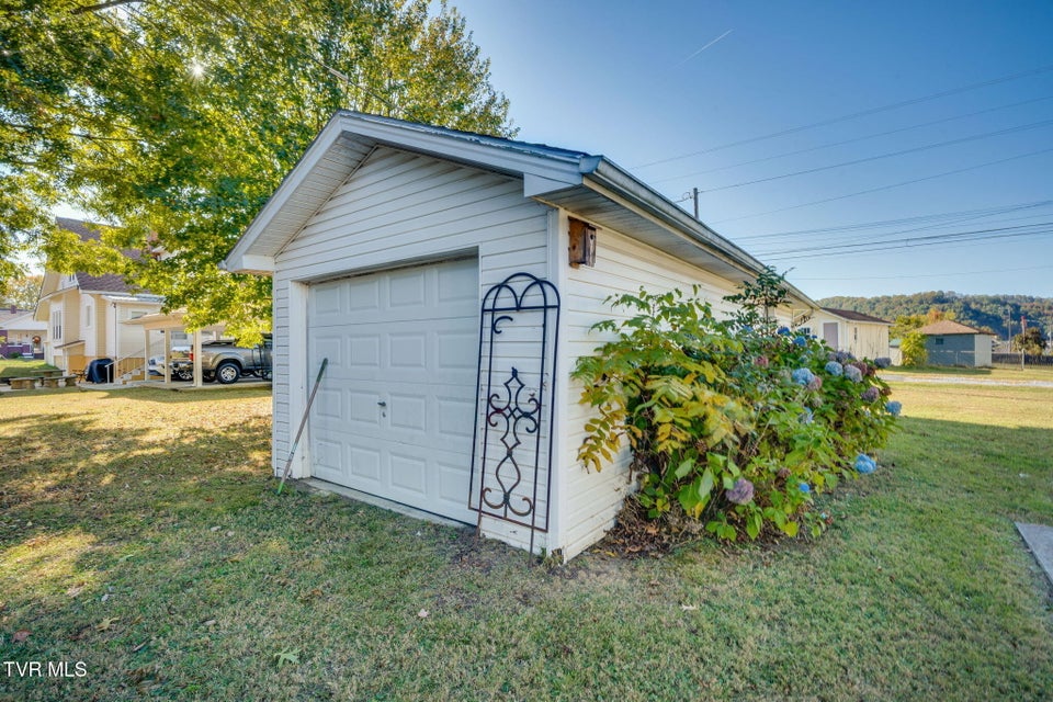 Photo #21: 219 Clinchfield Avenue