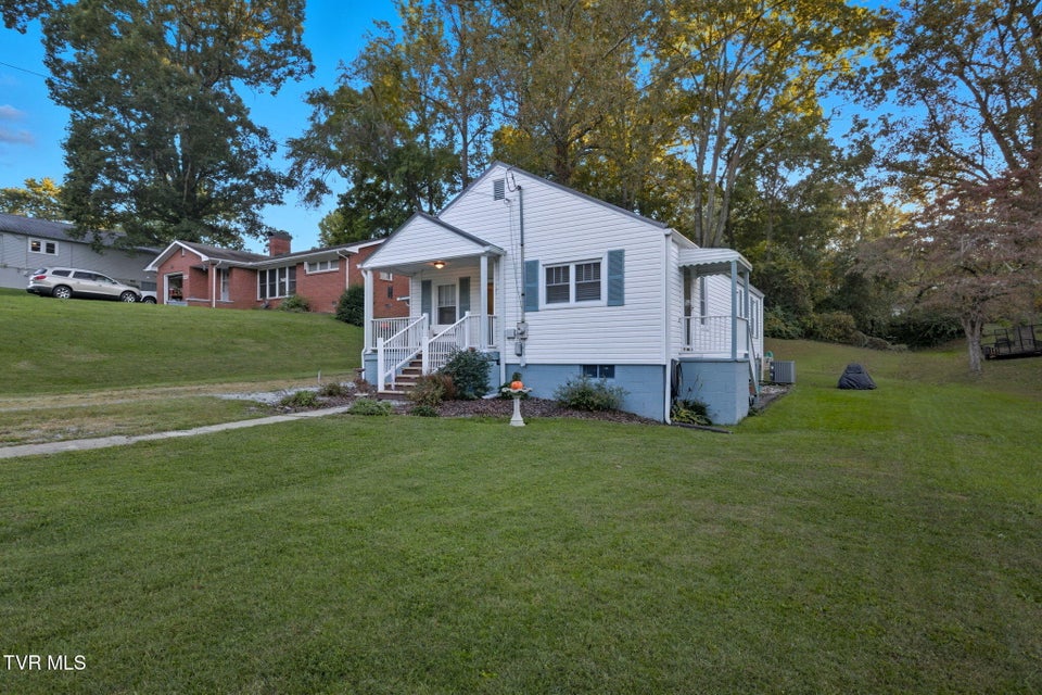 Photo #3: 223 Forest Hills Drive