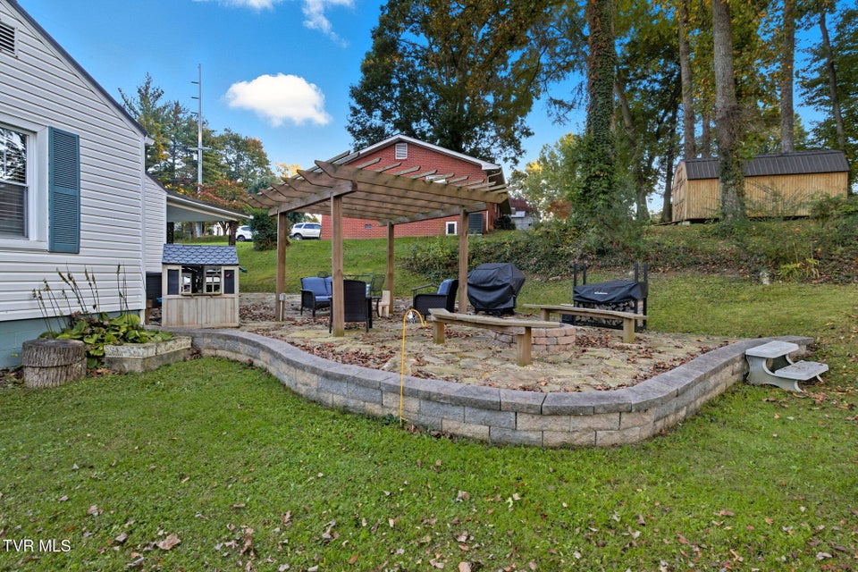 Photo #5: 223 Forest Hills Drive