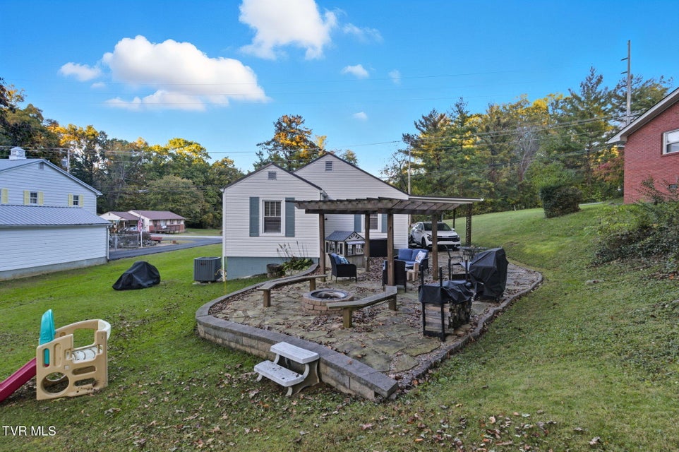 Photo #7: 223 Forest Hills Drive