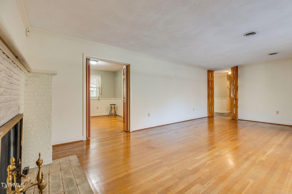 Photo #9: 325 Hidden Valley Road