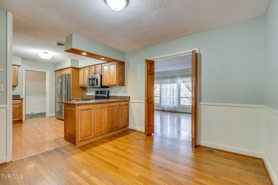 Photo #11: 325 Hidden Valley Road