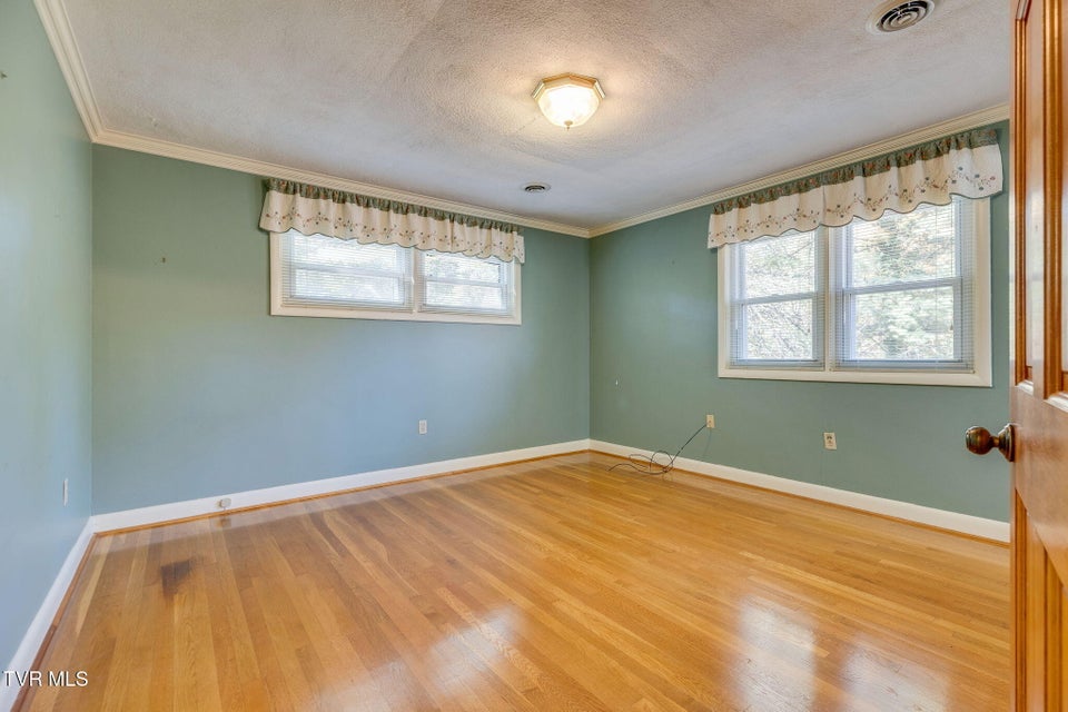 Photo #17: 325 Hidden Valley Road